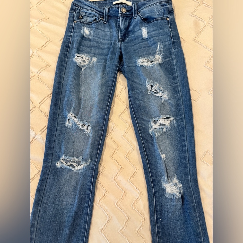 KanCan Signature Mid-Rise distressed Ankle Jean